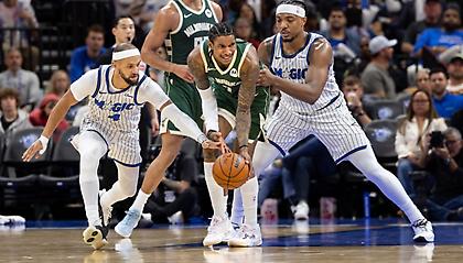 «Διπλό» για Μπακς με τρομερό Τόμας - Νίκη με τριπλό Γιόκιτς οι Νάγκετς, τρομεροί Θάντερ δίχως SGA