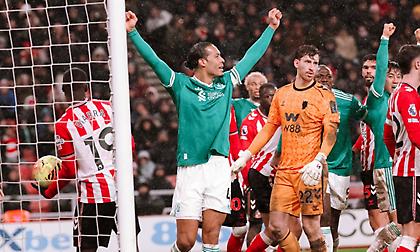 Έβγαλε... νύχια στη Σάντερλαντ η Λίβερπουλ, με υπογραφή Φαν Ντάικ!