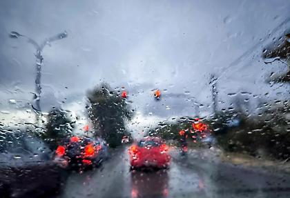 Επικαιροποίηση έκτακτου δελτίου ΕΜΥ: Πορτοκαλί προειδοποίηση για ισχυρές βροχές και καταιγίδες από το απόγευμα