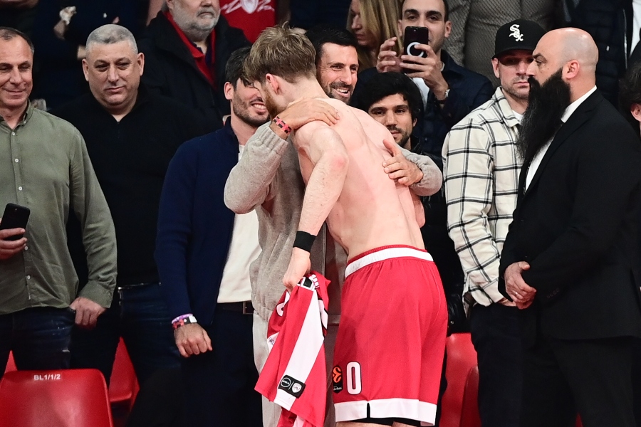 Τζόκοβιτς: Ο Γουόκαπ του χάρισε μια φανέλα του Ολυμπιακού