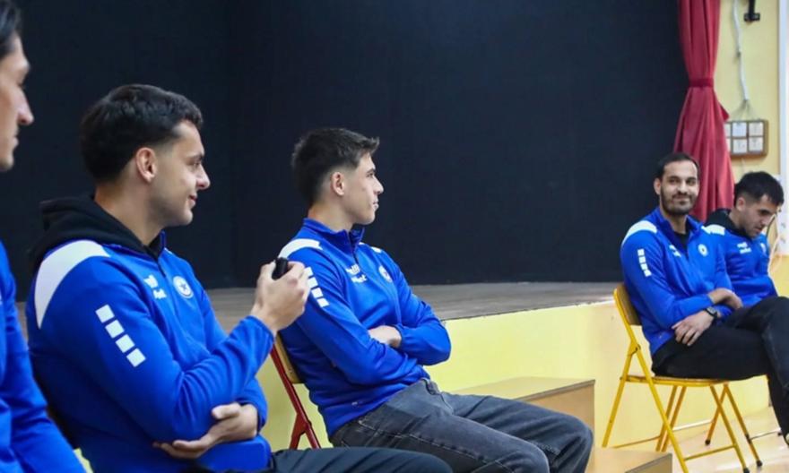 Οι παίκτες του Ατρομήτου απάντησαν σε… μικρούς ρεπόρτερ