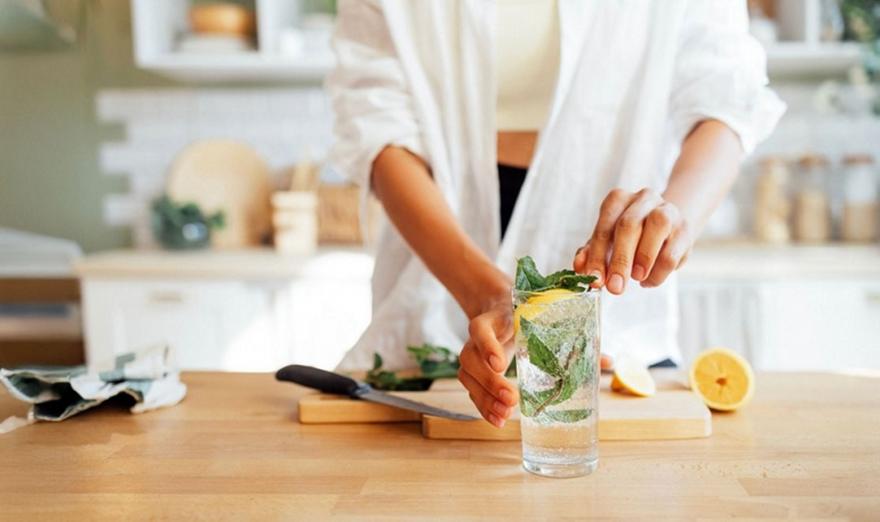 Πώς να επανέλθεις και να κάνεις αποτοξίνωση μετά από μεγάλο φαγοπότι