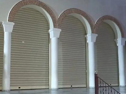 Για πρώτη φορά ρολά σε εκκλησία – Η κίνηση ενός απηυδισμένου ιερέα στον Κορυδαλλό