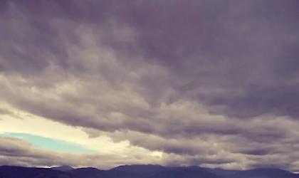 Αυξημένες νεφώσεις με βροχές και σποραδικές καταιγίδες σχεδόν σε όλη τη χώρα - Έως 19 βαθμούς η θερμοκρασία