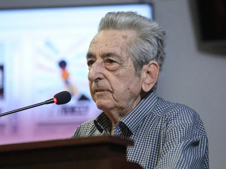 Πέθανε ο δημοσιογράφος Αριστείδης Μανωλάκος