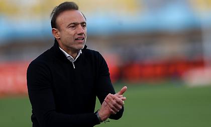 Κόντης στους παίκτες του ΟΦΗ: «Ο τελικός είναι πολύ μακριά, στραμμένη η προσοχή μας στο πρωτάθλημα»