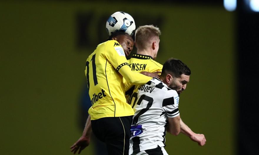 Εκτός αποστολής ο Μορόν, βασικός ο Κουαμέ: Οι ενδεκάδες του Βόλος-Άρης