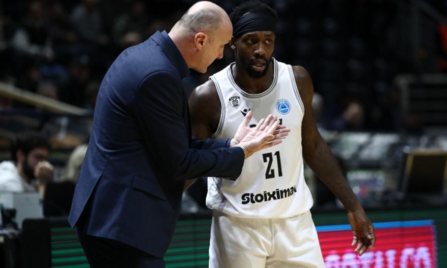 Χωρίς Μπέβερλι και Κουζμίνσκας το ντέρμπι «δικεφάλων» στο Παλατάκι