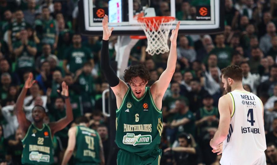 «Για να σηκώσουμε με τρέλα άλλο ένα»: Ο Όσμαν τραγούδησε το αγαπημένο του σύνθημα και το... δίδαξε στον Σορτς!