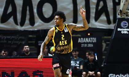 Το πάρτι του Νάναλι και οι... πτήσεις του Μπράουν: Τα highlights από την εμφατική νίκη της ΑΕΚ επί του ΠΑΟΚ