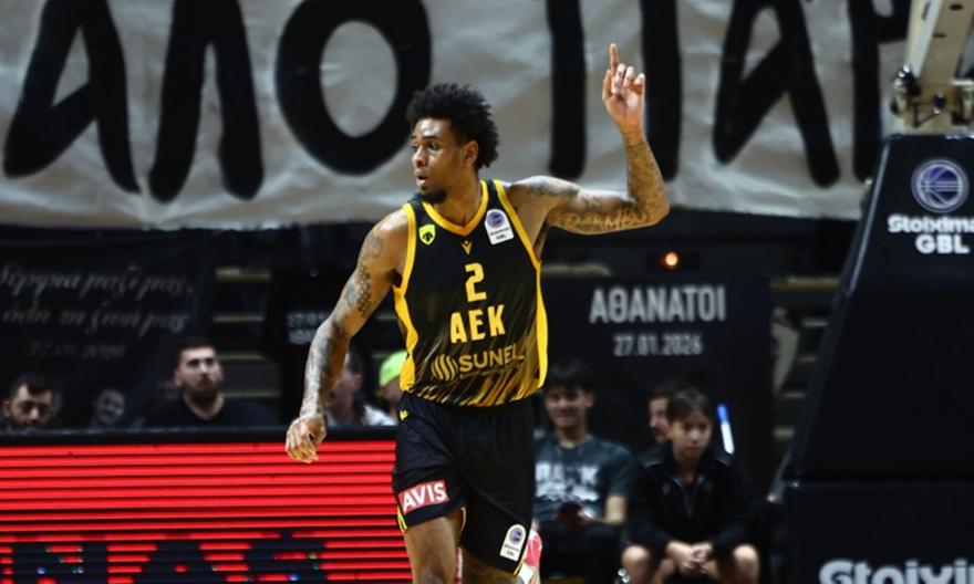 Το πάρτι του Νάναλι και οι... πτήσεις του Μπράουν: Τα highlights από την εμφατική νίκη της ΑΕΚ επί του ΠΑΟΚ