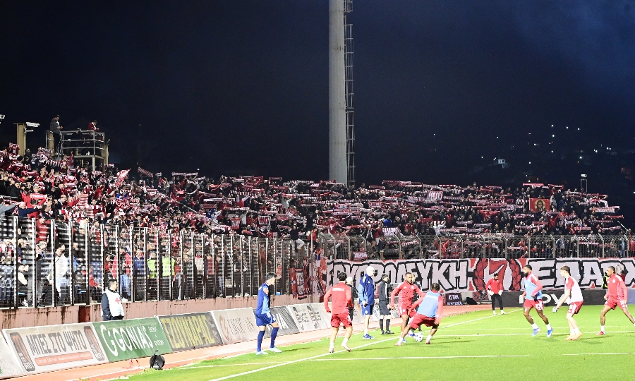 Ολυμπιακός: Κορεό και δυναμικό «παρών» 2.500 φίλων του στη Λιβαδειά