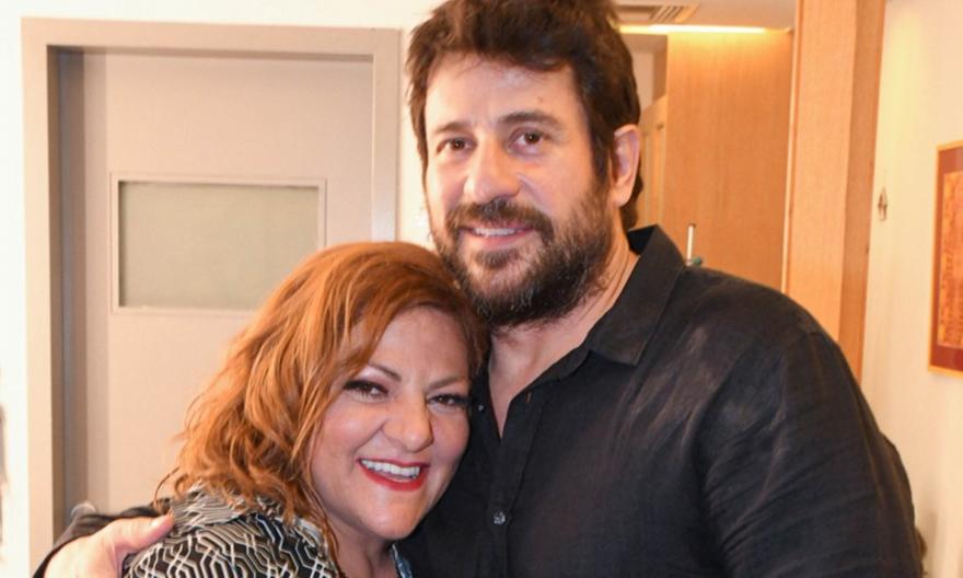 J2US: Το σημάδι που έκανε η Σταυροπούλου στον Γεωργούλη μη και τον κοιτάξει άλλη (Αποκλειστικό βίντεο)