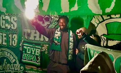 Τρελαμένος με τον Παναθηναϊκό ο Λεσόρ: Πήγε σε κοπή πίτας της Θύρας 13 και άναψε καπνογόνο!