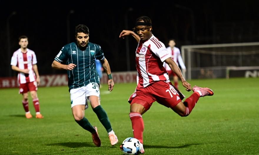 Ολυμπιακός: Οι δύο «αμυντικογενείς» μπακ κι ο εγκλωβισμένος μεσοεπιθετικός…