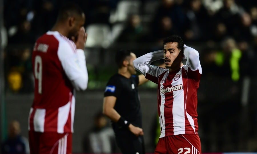 Ολυμπιακός: Οι δύο «αμυντικογενείς» μπακ κι ο εγκλωβισμένος μεσοεπιθετικός…