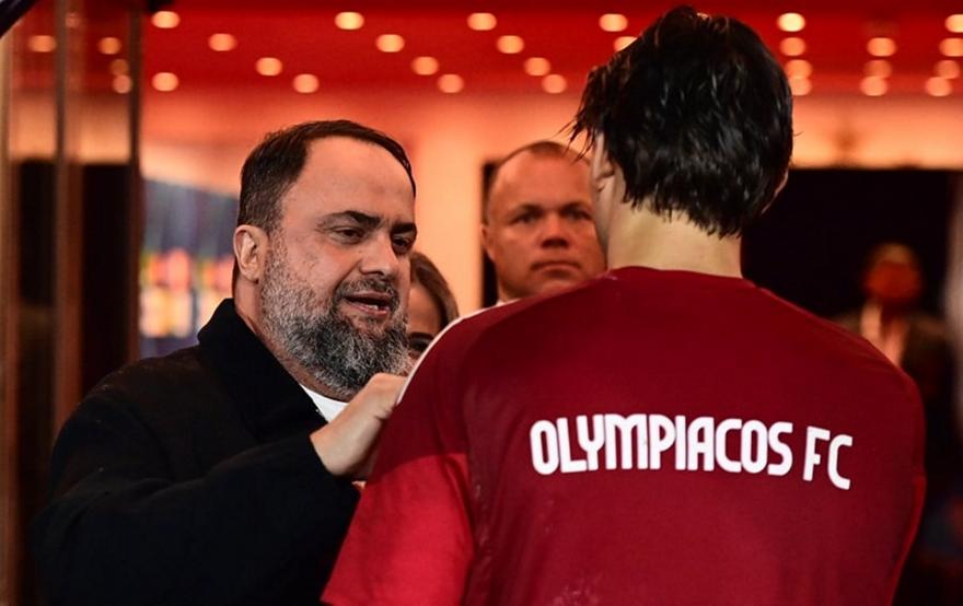 Στο Ρέντη ο Μαρινάκης - Μιλά σε παίκτες και τεχνικό επιτελείο