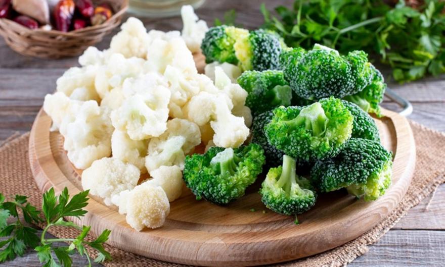Μπρόκολο ή κουνουπίδι: Τι αξίζει να επιλέξεις για τη διατροφή σου;