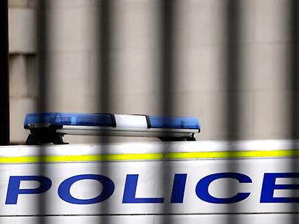 Αιματηρή επίθεση σε εμπορικό πάρκο στο νότιο Λονδίνο: Ένας νεκρός και δύο τραυματίες