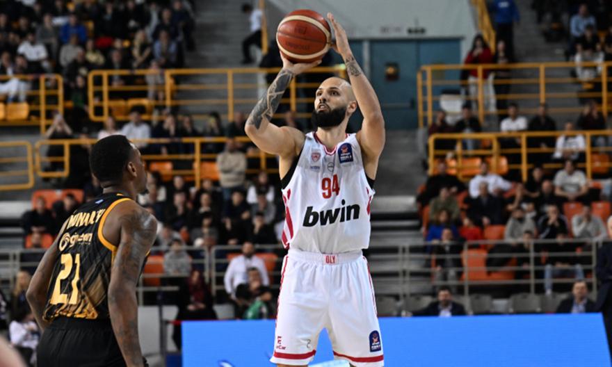 Τα highlights από την άνετη νίκη-πρόκριση του Ολυμπιακού κόντρα στην ΑΕΚ