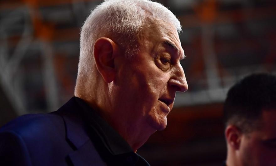 Σάκοτα: «Όταν μάθαμε πριν το ματς ότι δεν θα έχουμε ούτε τον τελευταίο playmaker…» – Τι είπε για Κατσίβελη και Φλιώνη