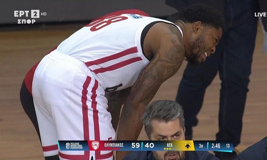 Απρόοπτο με Ταϊρίκ Τζόουνς στον Ολυμπιακό - Πήγε στα αποδυτήρια κουτσαίνοντας!