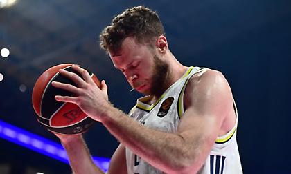 Πλήγμα για τη Φενέρμπαχτσε: Χάνει Μέλι για τουλάχιστον 1,5 μήνα!