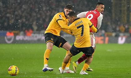 Θέλει να κάνει… δώρο το πρωτάθλημα η Άρσεναλ: Από το 0-2, η Γουλβς της στέρησε τη νίκη με αυτογκόλ στο 94'!