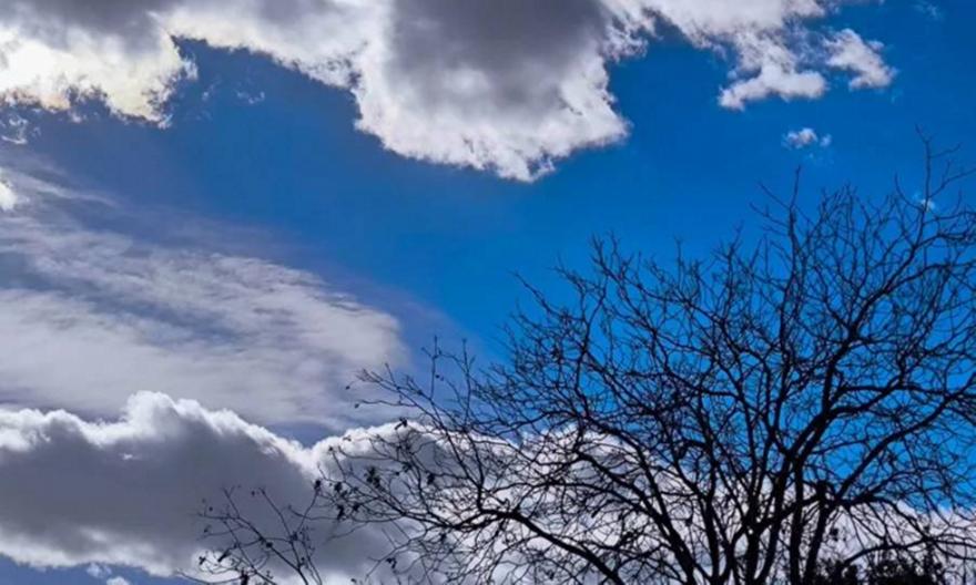 Καιρός: Ανοιξιάτικες θερμοκρασίες έως 18°C και βροχές από το απόγευμα στα δυτικά