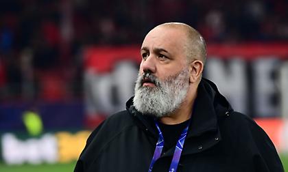 Οι απορίες για τη διαιτησία από τον Καραπαπά και το μήνυμα για τη ρεβάνς με Λεβερκούζεν