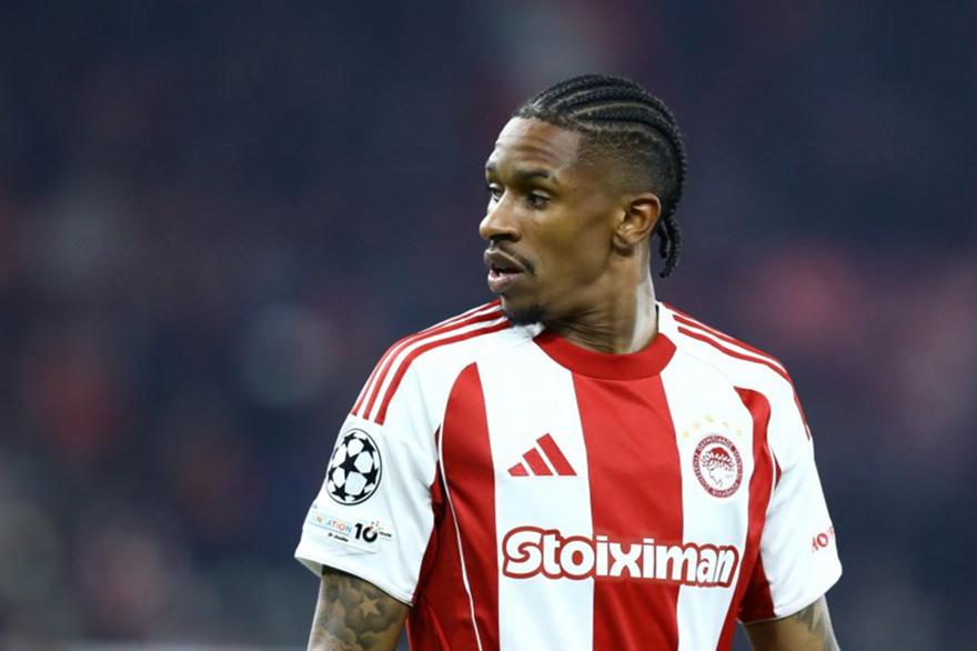 Στο επίκεντρο ο Μαρινάκης: Αιχμές της Εστρέλα Αμαδόρα για τη μεταγραφή του Αντρέ Λουίζ στον Ολυμπιακό