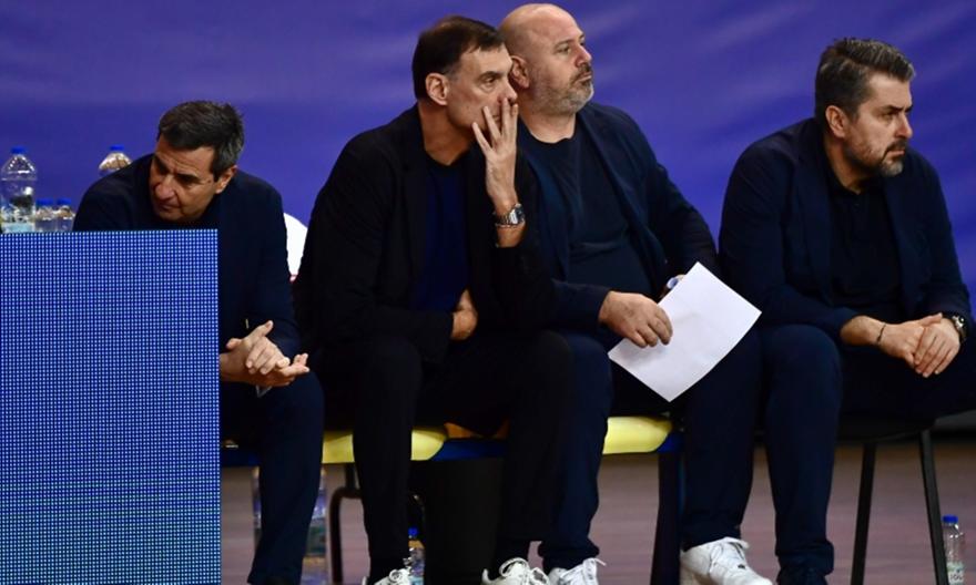 Μπαρτζώκας: «Αμφίβολοι οι Τζόουνς και Μιλουτίνοφ»