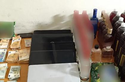 Συλλήψεις στον Κολωνό για παράνομη διακίνηση καπνικών και αλκοόλ