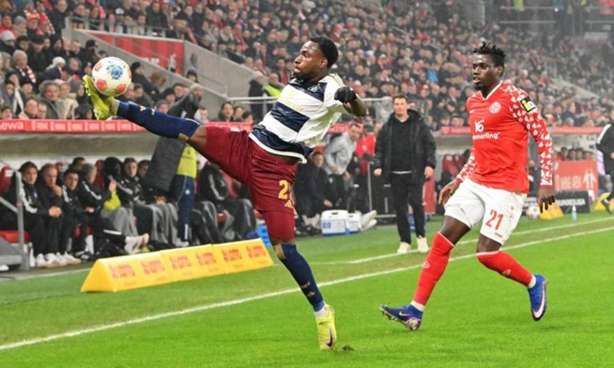 Όρθιο και στο Μάιντς το Αμβούργο