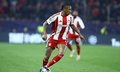 Νικολακόπουλος: «Με βασικούς Αντρέ Λουίς και Κοστίνια απέναντι στον Παναιτωλικό ο Ολυμπιακός»