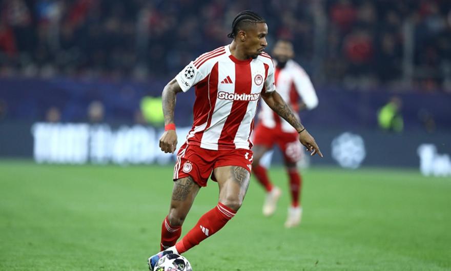 Νικολακόπουλος: «Με βασικούς Αντρέ Λουίς και Κοστίνια απέναντι στον Παναιτωλικό ο Ολυμπιακός»