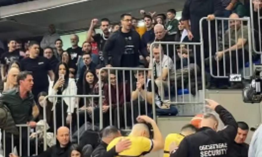 Διακοπή στο Παρτίζαν-Μέγκα για υβριστικά συνθήματα και αντικείμενα από τους οπαδούς των «ασπρόμαυρων»