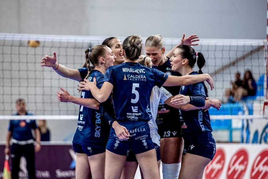 Πάρτι έστησε ο ΑΟ Θήρας με καλεσμένο τον ΠΑΟΚ