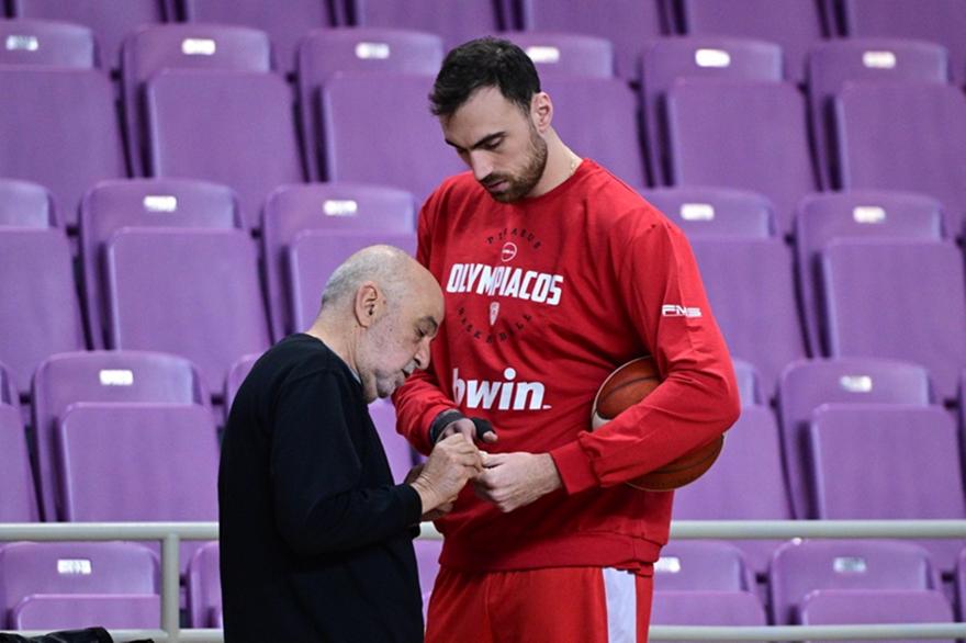 Ολυμπιακός: Μέσα Μιλουτίνοφ και Τζόουνς, έξω Πίτερς και Νιλικίνα