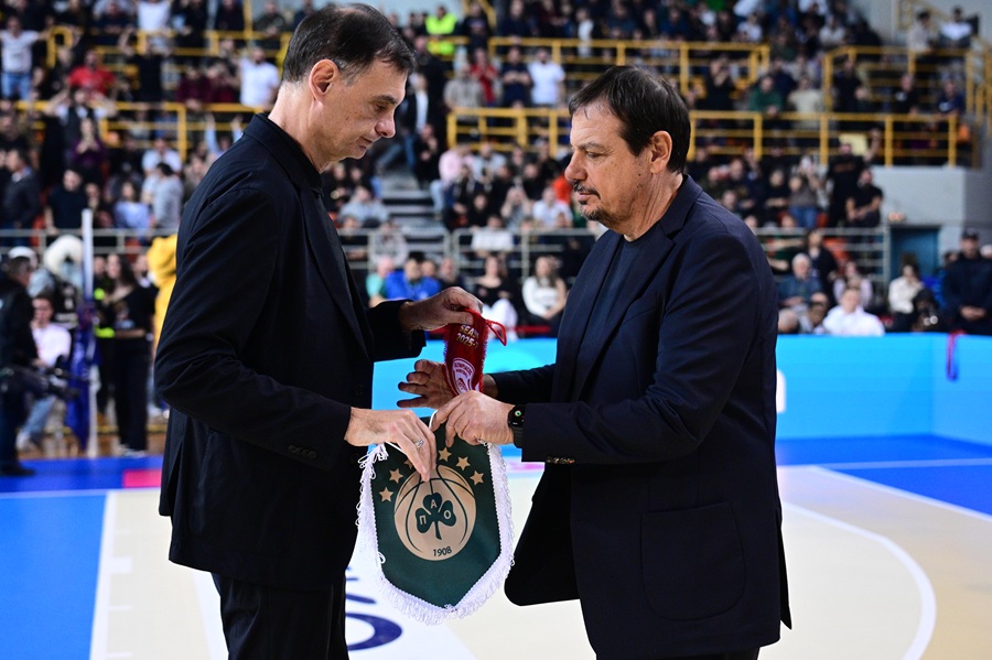 Ο άνθρωπος που τα άλλαξε σχεδόν όλα, το κοουτσάρισμα του Αταμάν και τα λάθη του Μπαρτζώκα