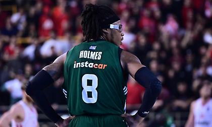 Πρόβλημα στον Παναθηναϊκό: Συμπλήρωσαν 4 φάουλ οι Ναν και Χολμς στην τρίτη περίοδο