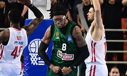 Εντυπωσιακό ξεκίνημα για Χολμς με εμφατικά καρφώματα και μπλοκ στον Γουόκαπ