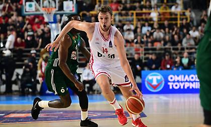 Βεζένκοφ στο ημίχρονο: «Αυτό που παρουσιάζουμε σε άμυνα και επίθεση είναι ντροπή»