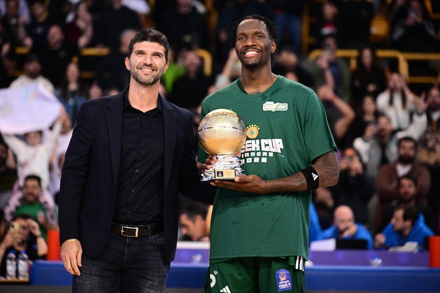 Ο άνθρωπος που τα άλλαξε σχεδόν όλα, το κοουτσάρισμα του Αταμάν και τα λάθη του Μπαρτζώκα