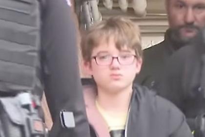 11χρόνος σκότωσε τον πατριό του γιατί του είχε κρύψει την παιχνιδομηχανή του!