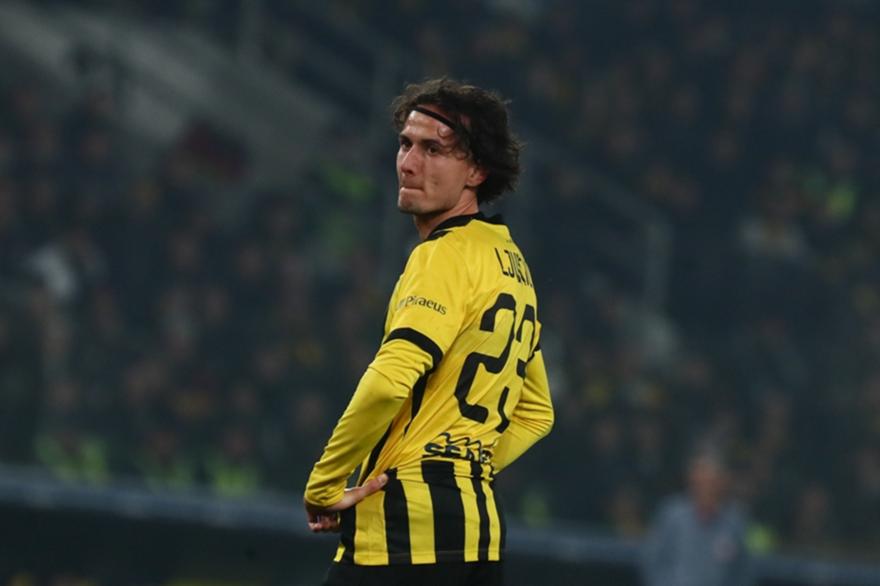 Τσακίρης: «Οι Ελίασον και Λιούμπιτσιτς διεκδικούν θέση στην 11άδα της ΑΕΚ»