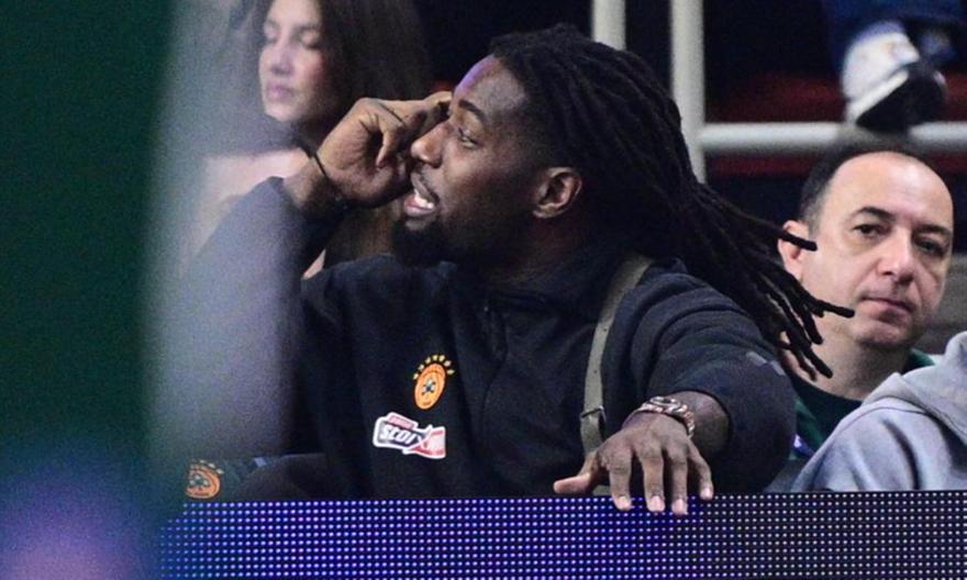 Στην αντεπίθεση ο Παναθηναϊκός για τη ρατσιστική επίθεση σε Λεσόρ: «Προστατεύουμε τους αθλητές μας από την αλητεία»!