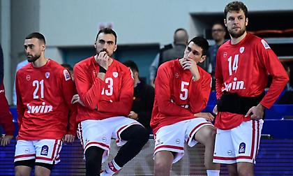 Ολυμπιακός: «Ευχαριστούμε τον υπέροχο κόσμο μας - Το Κύπελλο χάθηκε, η μεγάλη μάχη μαίνεται»