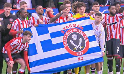 Η Σέφιλντ Γιουνάιτεντ οδήγησε τη Γουένσντεϊ στον ταχύτερο υποβιβασμό και πανηγύρισε με ελληνική σημαία για τον Μπάλντοκ!