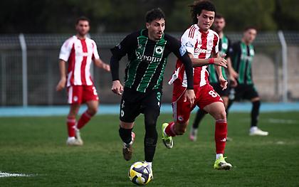 Το «like» του Ολυμπιακού Β και άλλων συλλόγων στον Παύλο Σμάλη